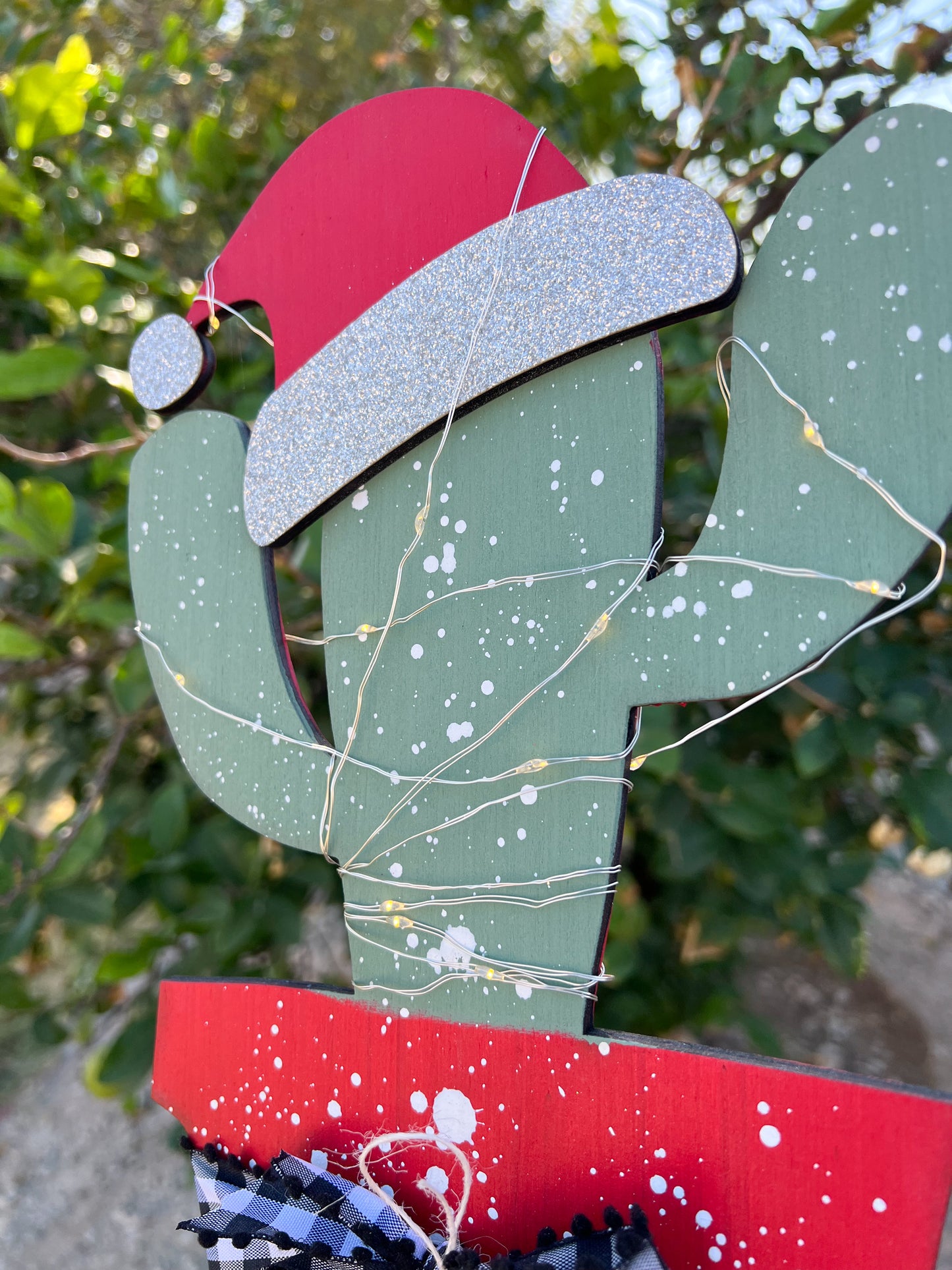 Christmas Cactus Wood Shelf Sitter